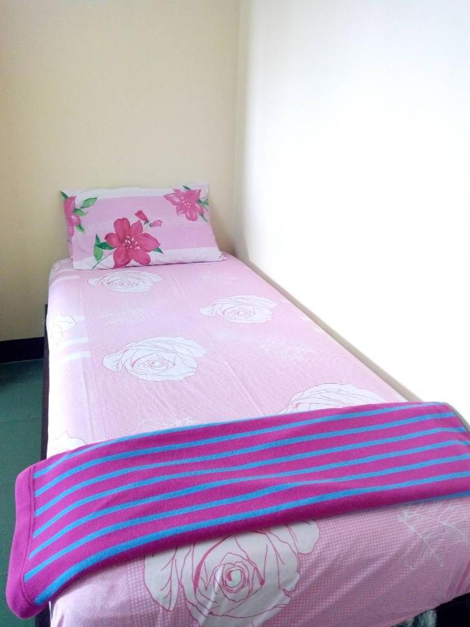 Bed and Breakfast Suthiwan Place à Nakhon Pathom Extérieur photo